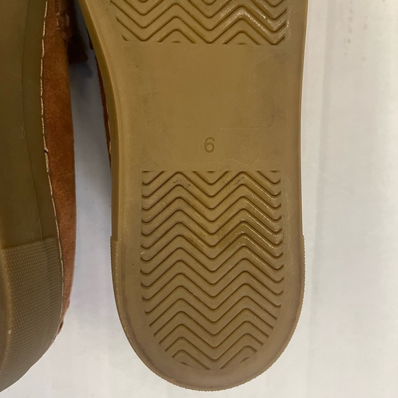 Renvy Chestnut Platform Slip On Moccasin Tassel Shoes - Size 6 - Picture 10 of 11